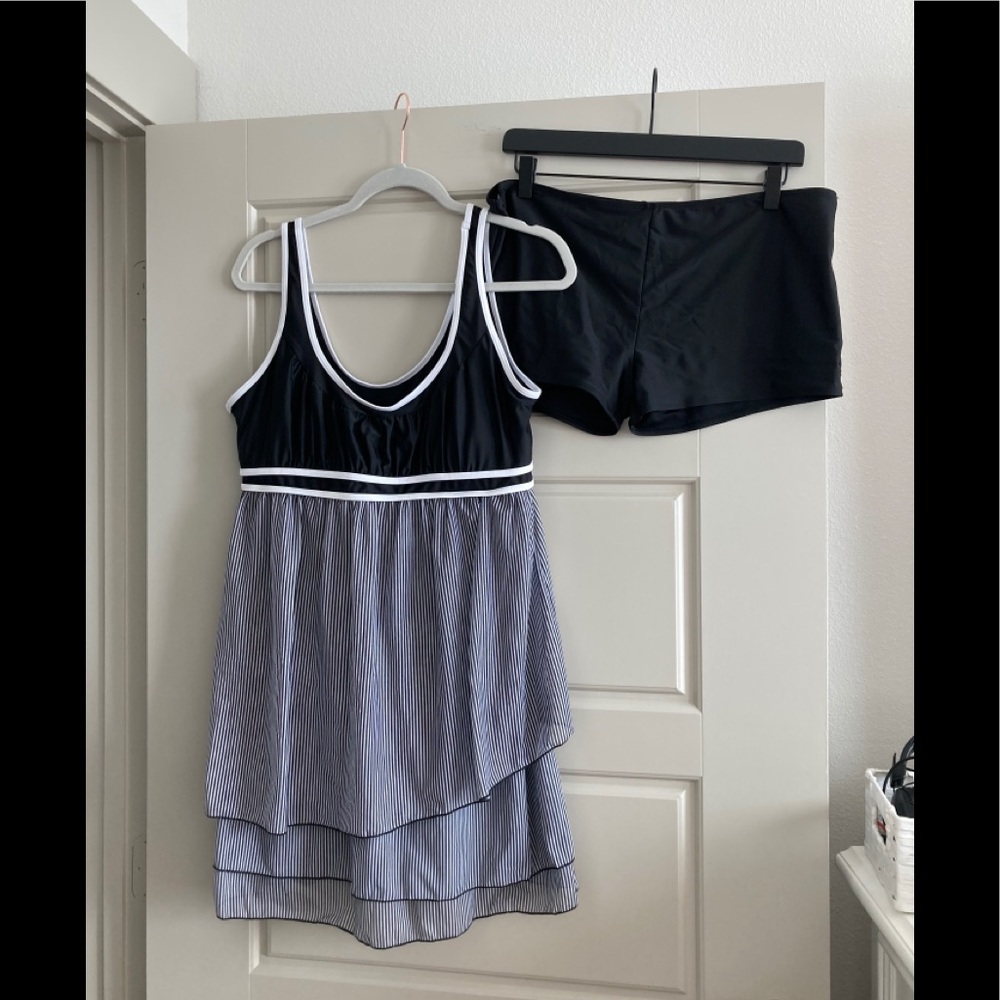 Bathing Suit Black & White XL 2 Piece, NWOTS light